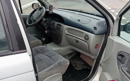 Renault Scenic III, 2001 год, 275 000 рублей, 15 фотография