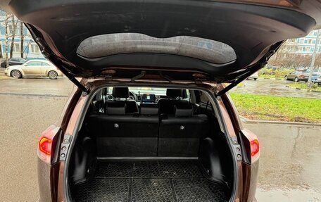 Toyota RAV4, 2017 год, 2 550 000 рублей, 4 фотография