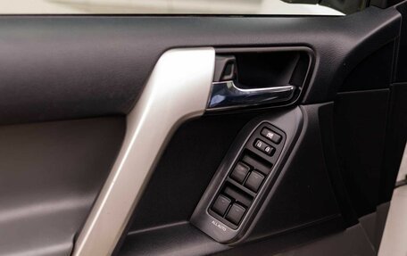 Toyota Land Cruiser Prado 150 рестайлинг 2, 2010 год, 3 250 000 рублей, 19 фотография