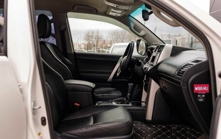 Toyota Land Cruiser Prado 150 рестайлинг 2, 2010 год, 3 250 000 рублей, 23 фотография