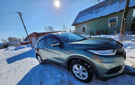 Honda Vezel, 2019 год, 1 900 000 рублей, 2 фотография