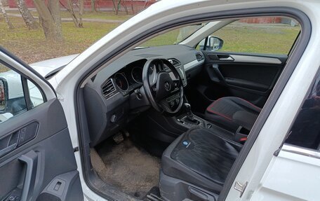 Volkswagen Tiguan II, 2017 год, 2 900 000 рублей, 2 фотография