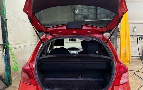 Toyota Yaris III рестайлинг, 2007 год, 450 000 рублей, 6 фотография