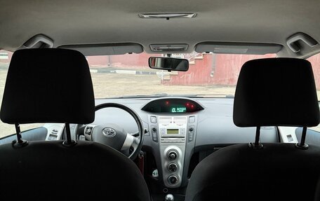 Toyota Yaris III рестайлинг, 2007 год, 450 000 рублей, 9 фотография