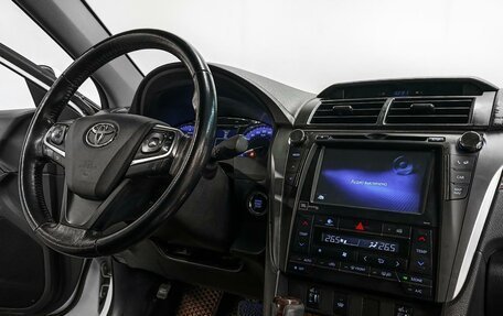 Toyota Camry, 2016 год, 2 120 000 рублей, 10 фотография