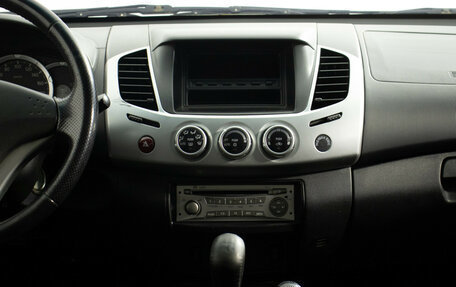 Mitsubishi L200 IV рестайлинг, 2014 год, 1 400 000 рублей, 22 фотография