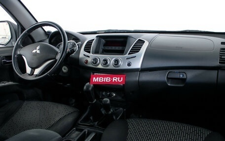 Mitsubishi L200 IV рестайлинг, 2014 год, 1 400 000 рублей, 9 фотография