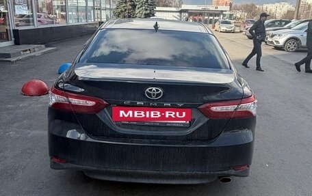 Toyota Camry, 2021 год, 3 000 000 рублей, 2 фотография