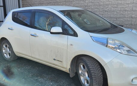 Nissan Leaf I, 2011 год, 550 000 рублей, 2 фотография