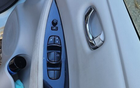 Nissan Leaf I, 2011 год, 550 000 рублей, 10 фотография