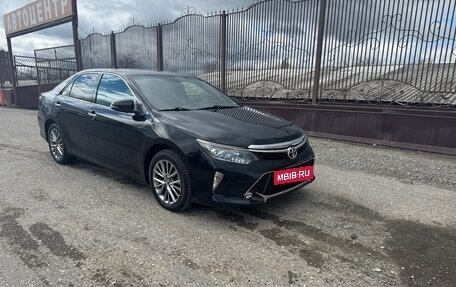 Toyota Camry, 2017 год, 1 680 000 рублей, 2 фотография
