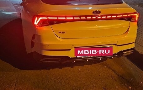 KIA K5, 2021 год, 2 600 000 рублей, 21 фотография