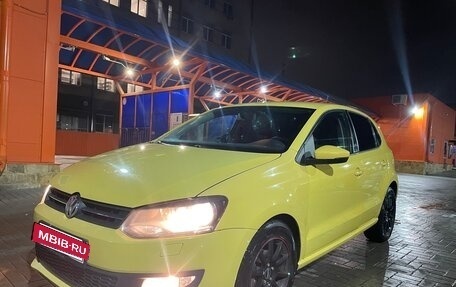 Volkswagen Polo VI (EU Market), 2011 год, 690 000 рублей, 2 фотография