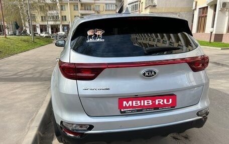 KIA Sportage IV рестайлинг, 2019 год, 2 300 000 рублей, 5 фотография