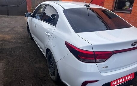 KIA Rio IV, 2017 год, 1 300 000 рублей, 3 фотография