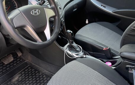 Hyundai Solaris II рестайлинг, 2016 год, 900 000 рублей, 2 фотография