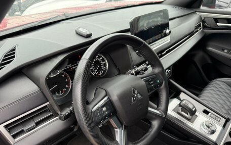 Mitsubishi Outlander, 2021 год, 4 000 000 рублей, 18 фотография