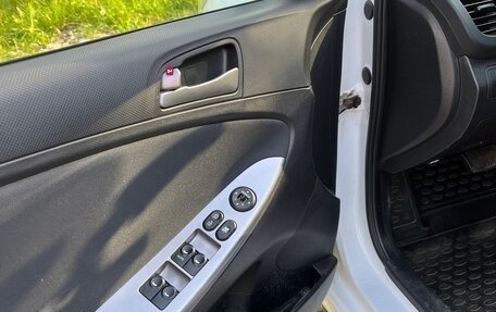 Hyundai Solaris II рестайлинг, 2016 год, 900 000 рублей, 6 фотография