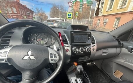 Mitsubishi Pajero Sport II рестайлинг, 2015 год, 2 070 000 рублей, 5 фотография