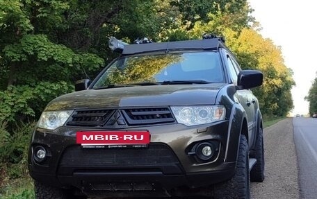 Mitsubishi Pajero Sport II рестайлинг, 2015 год, 2 070 000 рублей, 15 фотография