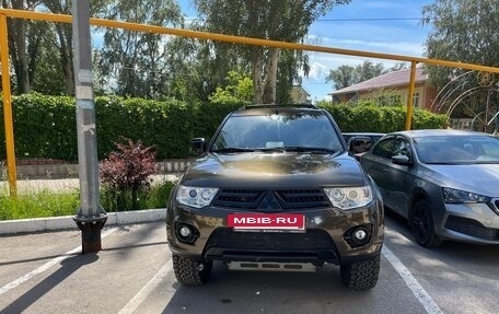 Mitsubishi Pajero Sport II рестайлинг, 2015 год, 2 070 000 рублей, 32 фотография