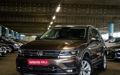 Volkswagen Tiguan II, 2018 год, 2 499 000 рублей, 1 фотография