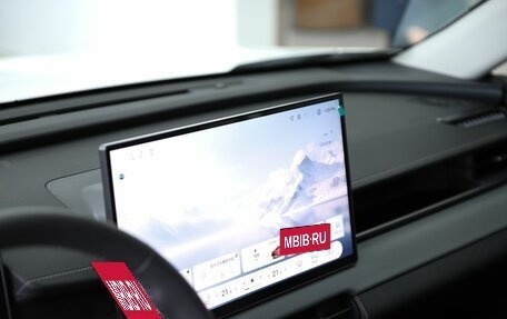 Toyota RAV4, 2025 год, 5 190 000 рублей, 10 фотография