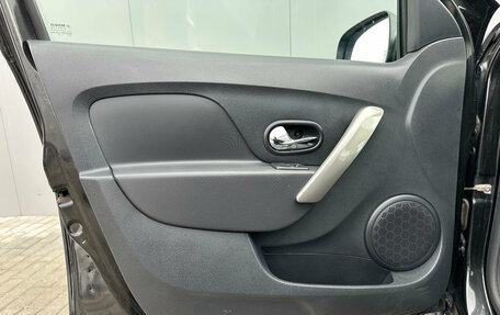 Renault Logan II, 2018 год, 954 000 рублей, 18 фотография