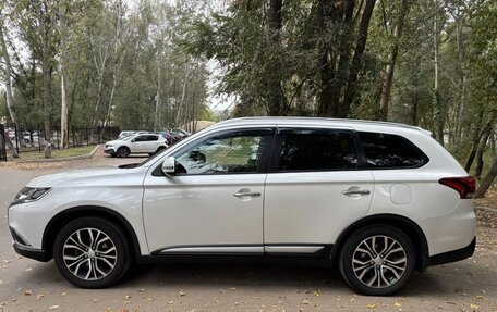 Mitsubishi Outlander III рестайлинг 3, 2015 год, 2 100 000 рублей, 4 фотография