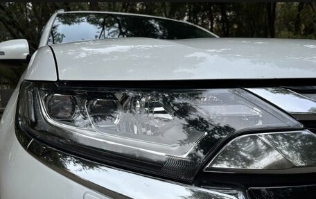 Mitsubishi Outlander III рестайлинг 3, 2015 год, 2 100 000 рублей, 8 фотография