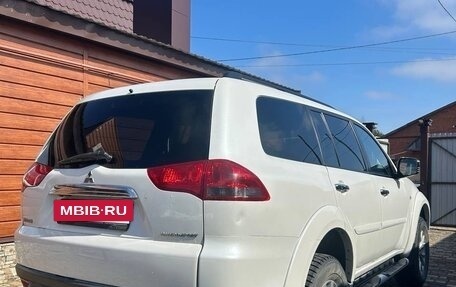 Mitsubishi Pajero Sport II рестайлинг, 2015 год, 1 800 000 рублей, 4 фотография