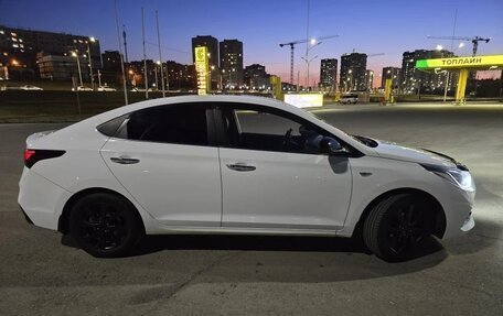 Hyundai Solaris II рестайлинг, 2017 год, 1 050 000 рублей, 5 фотография