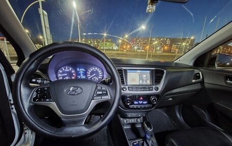 Hyundai Solaris II рестайлинг, 2017 год, 1 050 000 рублей, 7 фотография