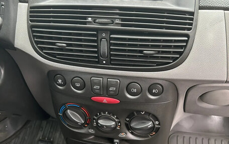 Fiat Punto III Punto Evo рестайлинг, 2002 год, 250 000 рублей, 8 фотография