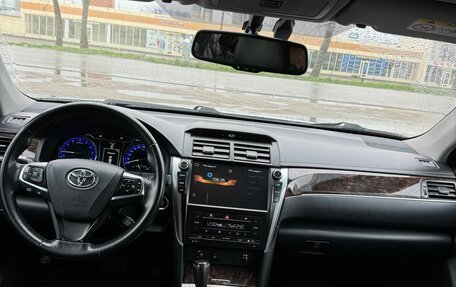 Toyota Camry, 2017 год, 2 300 000 рублей, 16 фотография