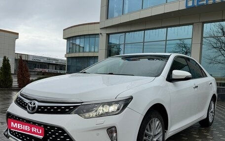 Toyota Camry, 2017 год, 2 300 000 рублей, 4 фотография