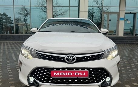 Toyota Camry, 2017 год, 2 300 000 рублей, 2 фотография