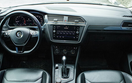 Volkswagen Tiguan II, 2018 год, 2 499 000 рублей, 5 фотография