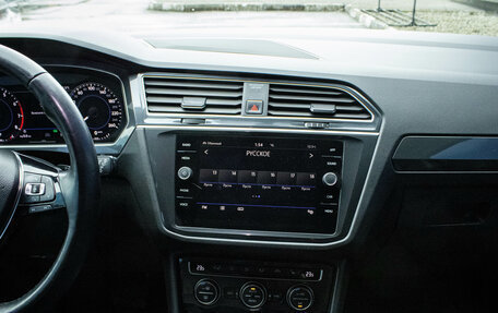 Volkswagen Tiguan II, 2018 год, 2 499 000 рублей, 7 фотография