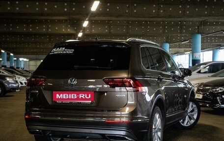 Volkswagen Tiguan II, 2018 год, 2 499 000 рублей, 4 фотография