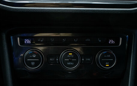 Volkswagen Tiguan II, 2018 год, 2 499 000 рублей, 19 фотография