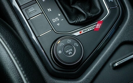 Volkswagen Tiguan II, 2018 год, 2 499 000 рублей, 22 фотография