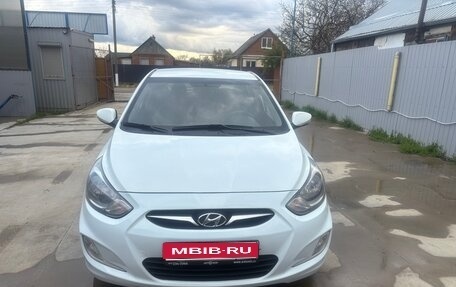 Hyundai Solaris II рестайлинг, 2012 год, 760 000 рублей, 1 фотография