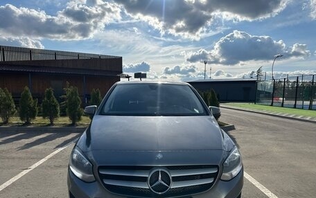 Mercedes-Benz B-Класс, 2015 год, 1 420 000 рублей, 1 фотография