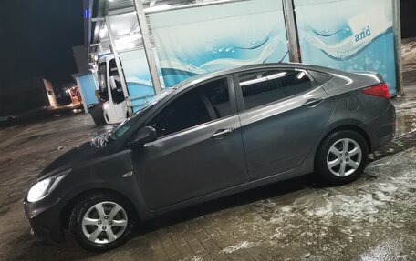 Hyundai Solaris II рестайлинг, 2012 год, 550 000 рублей, 1 фотография