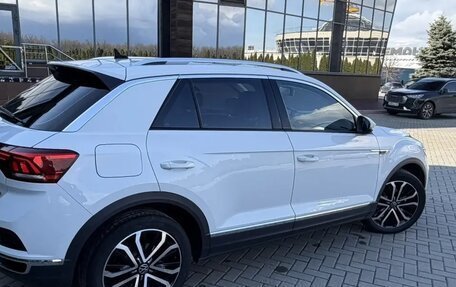 Volkswagen T-Roc I, 2020 год, 2 750 000 рублей, 2 фотография