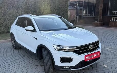 Volkswagen T-Roc I, 2020 год, 2 750 000 рублей, 3 фотография