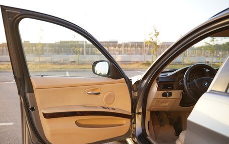 BMW 3 серия, 2010 год, 1 300 000 рублей, 14 фотография