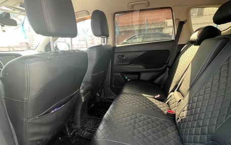 Mitsubishi Outlander III рестайлинг 3, 2018 год, 1 800 000 рублей, 7 фотография