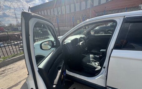 Mitsubishi Outlander III рестайлинг 3, 2018 год, 1 800 000 рублей, 4 фотография